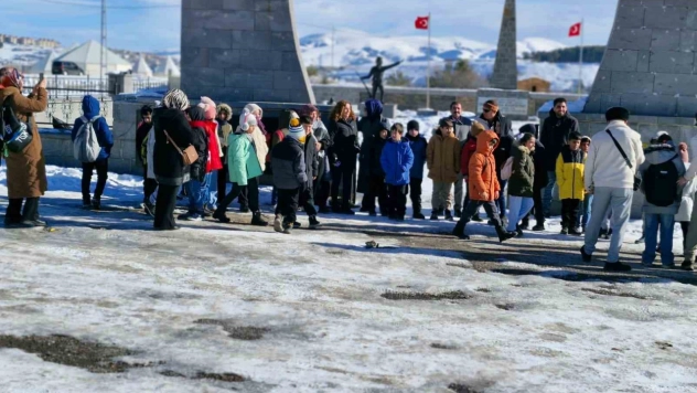 Başöğretmen İlkokulu Öğrencileri Sarıkamış Şehitlerini unutmadı