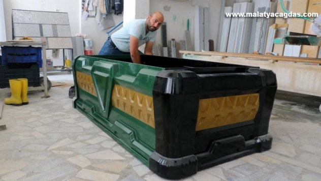 Batıda saksı mezar olarak kullanılıyor, 40 yıl ömrü var