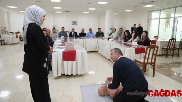 Battalgazi Belediye personeline ilk yardım eğitimi verildi