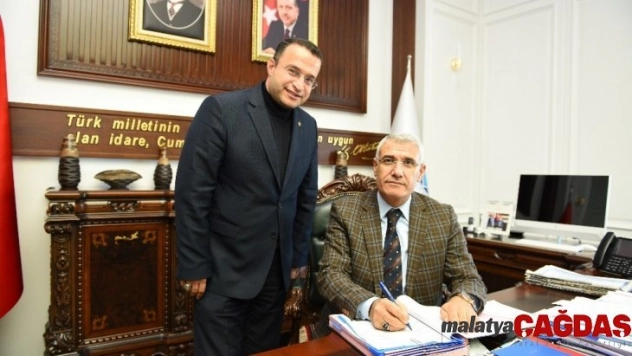 Battalgazi Belediyesi işçilerine toplu sözleşme imzalandı