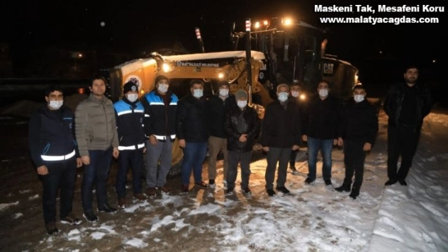 Battalgazi Belediyesi'nin kar mesaisi devam ediyor