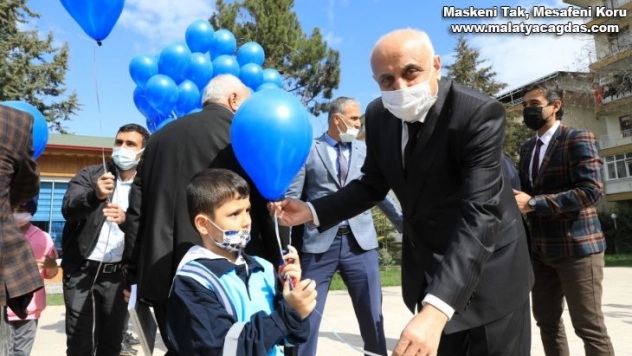 Battalgazi'de mavi balonlarla otizm farkındalığı