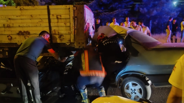 Battalgazi'de Otomobil ile Tır Çarpıştı: 1 Yaralı
