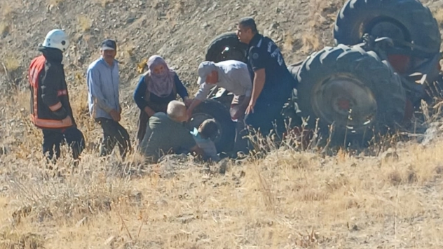 Battalgazi'de Traktör Devrildi: 1 Yaralı