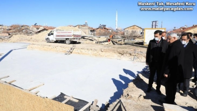 Battalgazi'de yarı olimpik kapalı yüzme havuzu için ilk kazma vuruldu