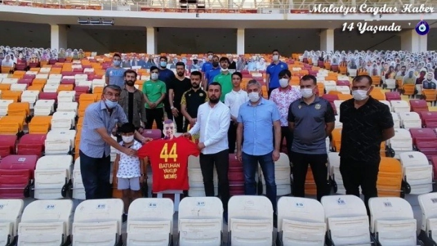 Batuhan Memiş'in adı stadın özel bir bölümüne verildi