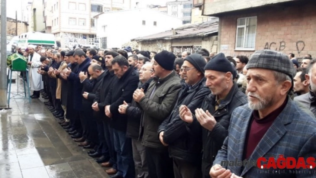 Bayburt'ta öldürülen Zehra Erdemir, son yolculuğuna uğurlandı