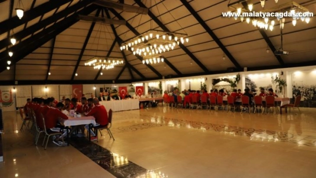 Baydilli'den Karaköprü Belediyespor'a destek