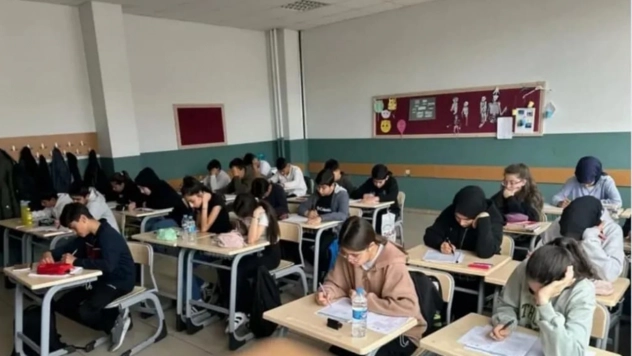 Bayramda gezmek yerine sınava hazırlanmayı tercih ettiler