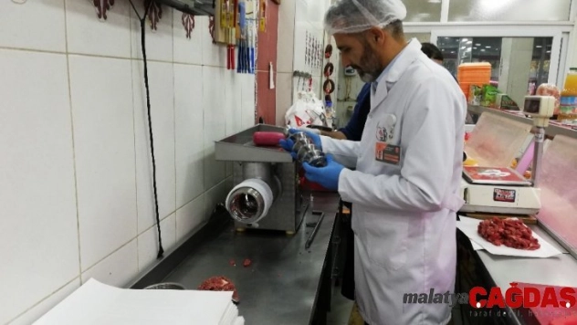 Bayrampaşa'daki kasaplara ve balıkçılara sıkı denetim