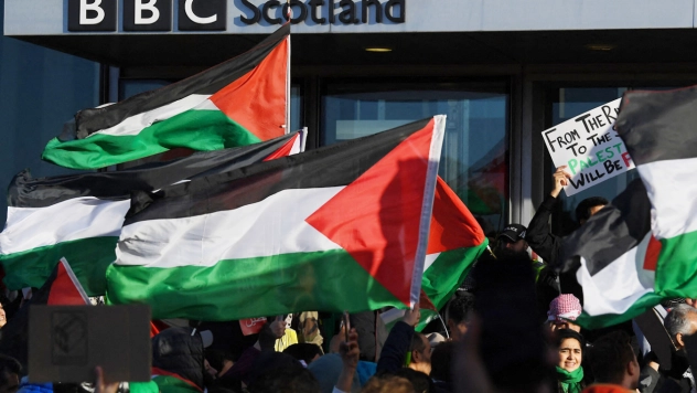 BBC'ye Gazze soykırımı protestosu: Batı basını gerçekleri gizliyor