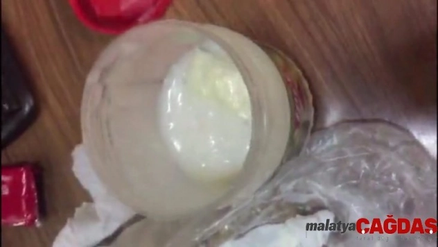 Bebek mamasının içerisine gizlenen kokain ele geçirildi