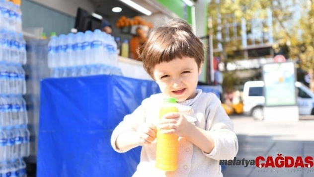 BEİKO Vitamin Büfeleri'nin meyve sularını başkentliler severek tüketiyor