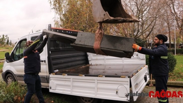 Belediye 'Panjin' tabelasını dozerle yıktı