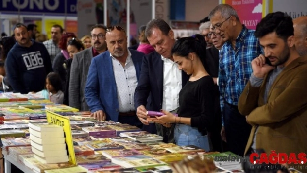 Belediye başkanları, Kitap Fuarında kitapseverlerle buluştu