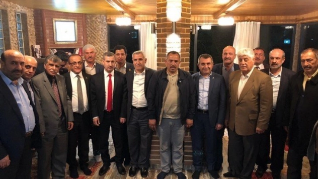 Belediye Başkanları yemekte bir araya geldi