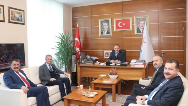 Belediye başkanlarından Özhaseki'ye ziyaret
