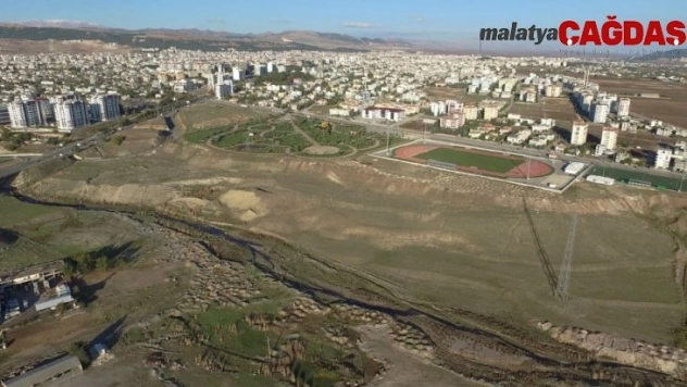 Belediye ekipleri kötü koku için kolları sıvadı