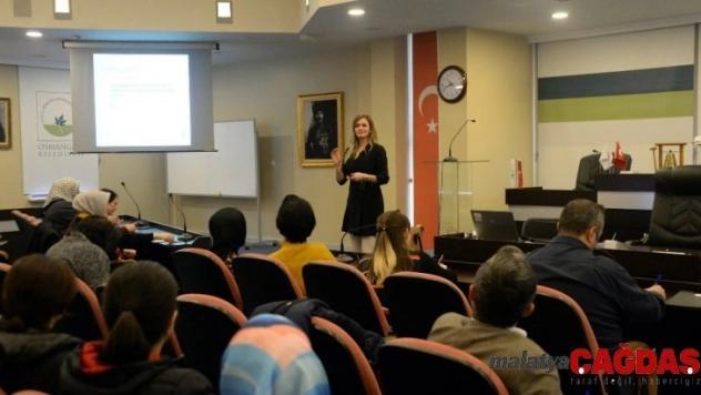 Belediye personeline ergenlik semineri