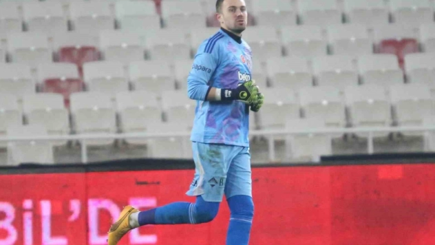 Beşiktaş'ta Mert Günok ile yollar ayrıldı