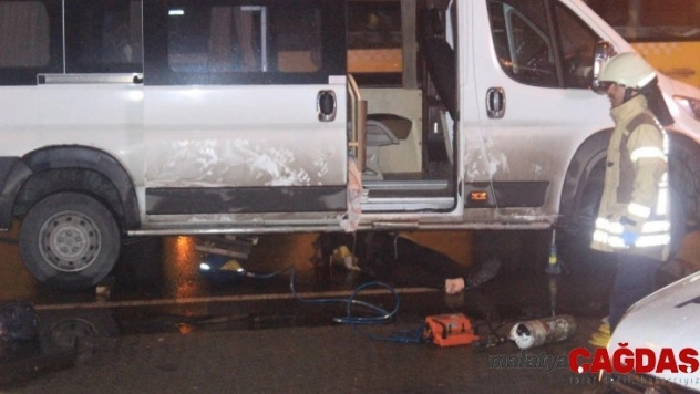 Beşiktaş'ta otomobilin çarptığı kadın minibüsün altında kalarak can verdi