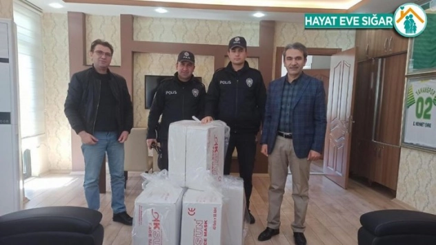 Besni Belediyesi 30 bin adet meşke dağıttı