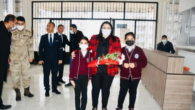 Besni'de öğrencilere 10 bin 451 kitap desteği