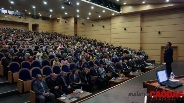 BEÜ'de 'Değerlerimiz ve Din' konferansına yoğun ilgi