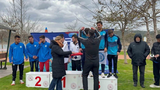 BEÜ'de kros takımı Türkiye üçüncüsü oldu