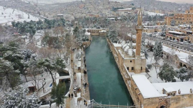 Beyaza bürünen Balıklıgöl havadan görüntülendi
