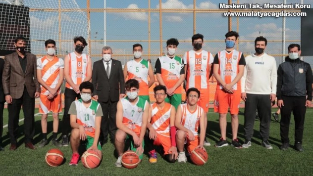 Beyazgül genç sporcularla bir araya geldi