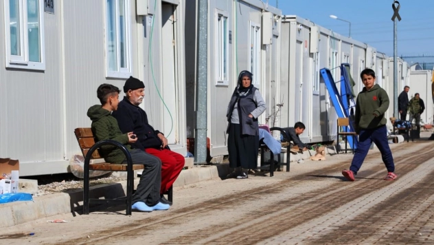 Beydağı konteyner kentte oturma bankları kuruldu