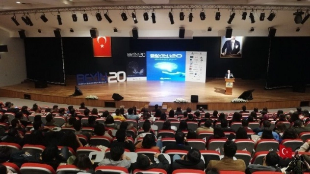 Beyin 20  kapılarını öğrencilere açtı