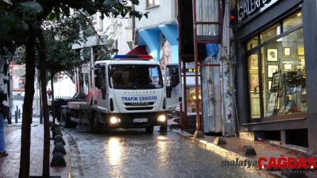 Beyoğlu'nda 'Hanuka ve Noel Bayramı' kutlamaları için bazı yollar trafiğe kapatıldı