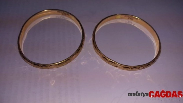 Bıçak zoru ile bilezikleri gasp etti, polisten kaçamadı