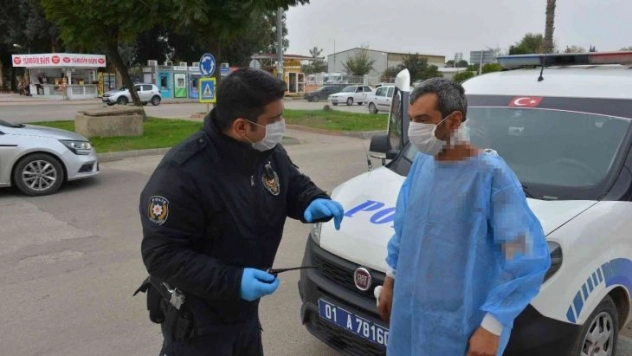 Bıçaklanan yaralı hastaneden kaçtı, hasta önlüğüyle yakalandı