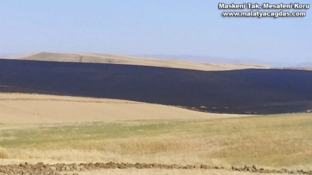 Biçerdöverden çıkan kıvılcım, 10 bin dönümlük ekili alanı küle çevirdi