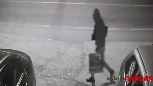 Bilgisayar hırsızı kamerada