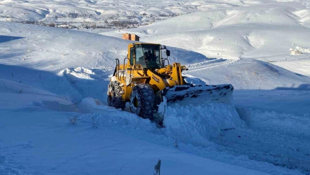 Bingöl'de  161 köy yolu ulaşıma kapandı