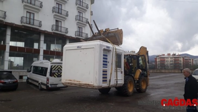 Bingöl'de 17 metruk ve 25 kaçak yapı yıkıldı