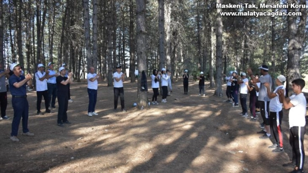 Bingöl'de doğa yürüşü ve çevre temizliği etkinliği yapıldı