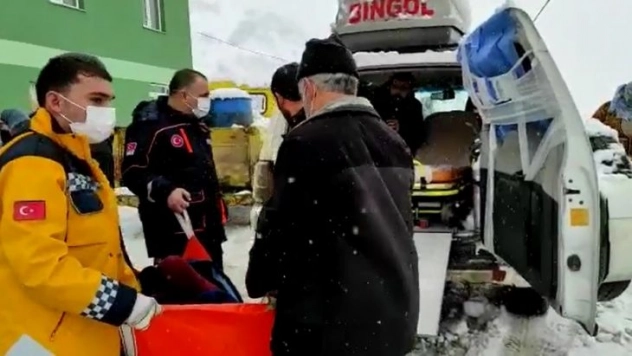 Bingöl'de ekipler 50 yaşındaki hasta için seferber oldu