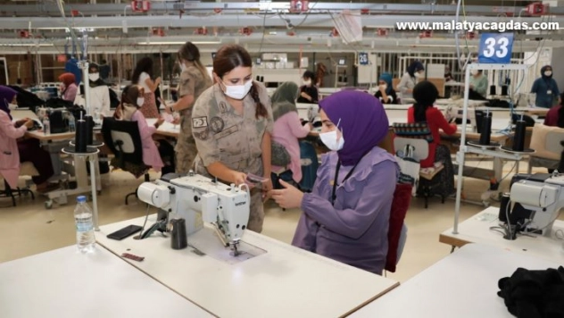 Bingöl'de kadınlara KADES uygulaması anlatıldı