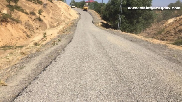 Bingöl'de köy yolları asfaltlanıyor