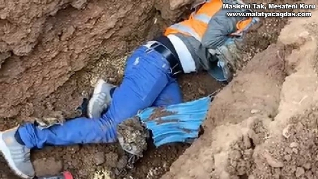 Bingöl'de kuzu menfeze girdi, itfaiye ekipleri kurtardı