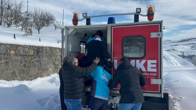 Bingöl'de UMKE'den zorlu kış şartlarında hayat kurtaran müdahale