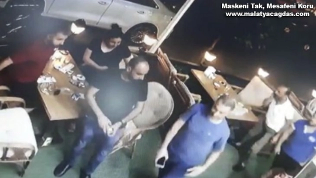 Bingöl'deki deprem güvenlik kameralarına yansıdı