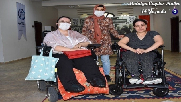 Bir Engellinin Hayatına Dokunmak