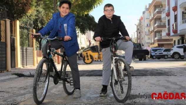 Bisiklet tutkunları, yolların yenilenmesinden memnun