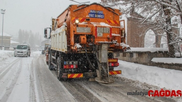 Bitlis Belediyesinden karla mücadele çalışması